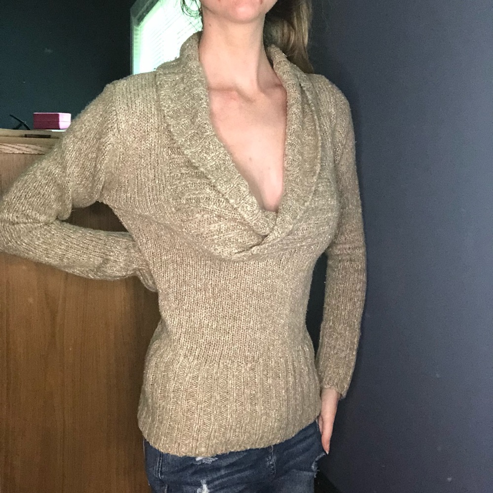 Sweater Size small - Picture 2 of 3